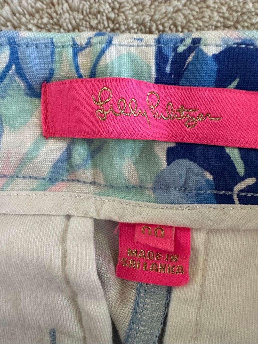 Lilly Pulitzer shorts size 00 - Picture 3 of 4